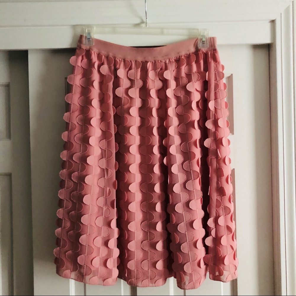 Ann Taylor pink midi skirt with leaf applique